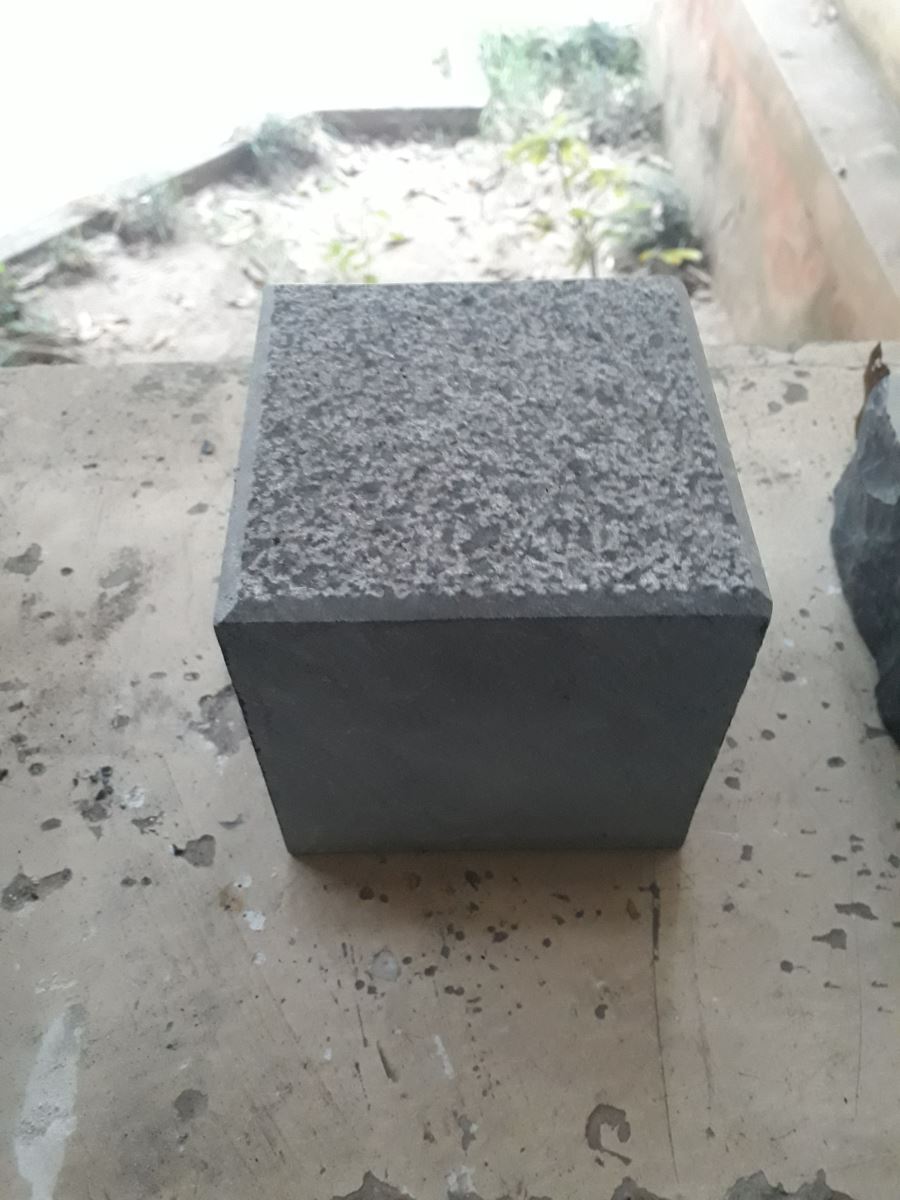 Đá cubic xanh đen mài thô tinh